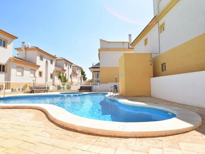 Impresionante apartamento de 2 dormitorios en venta en Cox Alicante