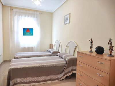 Alquiler de piso en Centro - Ávila de 1 habitación con muebles y calefacción