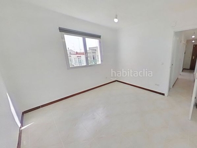 Alquiler piso con 3 habitaciones en Zofío Madrid