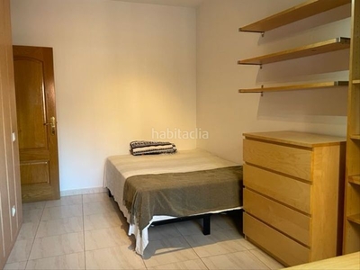 Alquiler piso reformado de tres rooms dobles en Sabadell