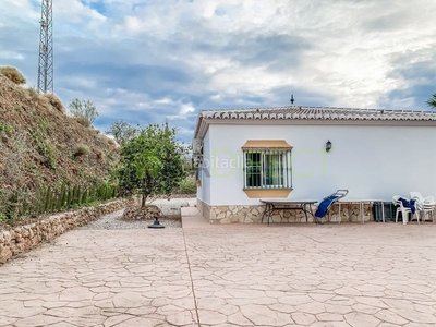 Casa con 3 habitaciones con piscina y aire acondicionado en Canillas de Aceituno