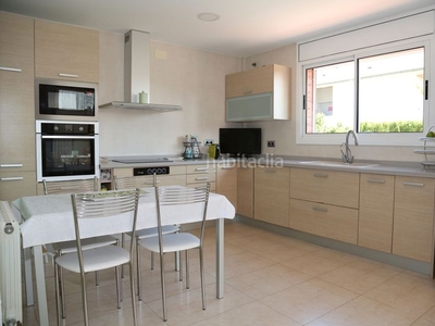 Casa con 4 habitaciones con parking, calefacción y aire acondicionado en Sant Andreu de la Barca