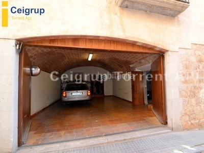 Casa con 6 habitaciones con parking, piscina, calefacción y jardín en Torroella de Montgrí