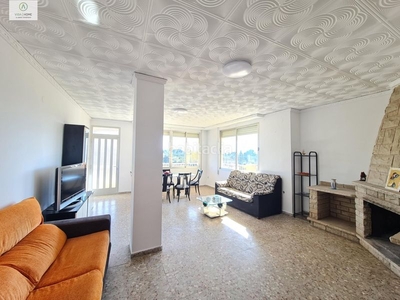 Casa pareada con 3 habitaciones con parking, piscina, calefacción y vistas al mar en Gandia