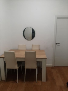 Habitaciones en C/ Santa juliana, Madrid Capital por 320€ al mes