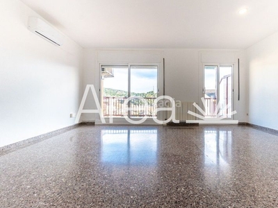 Piso amplio piso céntrico con terraza y excelentes vistas en Sant Andreu de Llavaneres