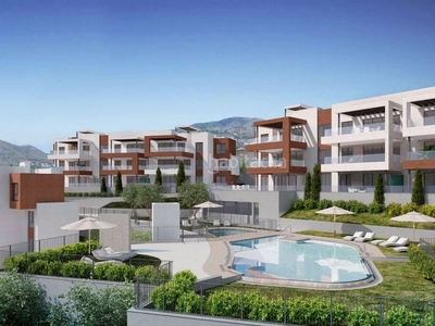 Piso con 3 habitaciones con ascensor, parking, piscina y aire acondicionado en Fuengirola