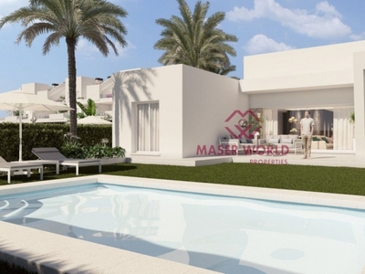 Villas obra nueva con garaje y piscina en Algorfa.