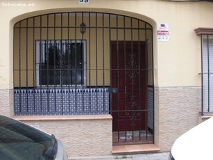 CASA ADOSADA AMUEBLADA EN ALQUILER