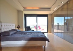 Apartamento moderno apartamento con magníficas vistas en Marbella