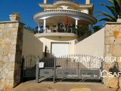 EXCLUSIVA Villa de Lujo con piscina en Peníscola + Estudio