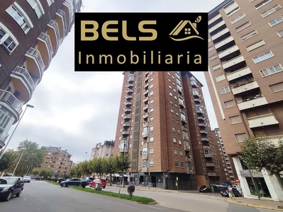 Piso en alquiler en Zona Alta de 3 habitaciones con garaje y balcón