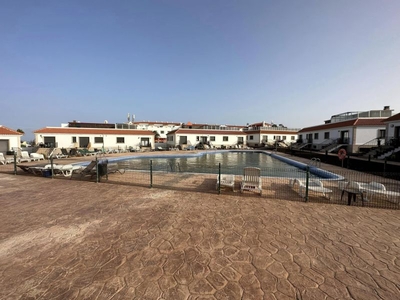 Venta de casa con piscina en Costa de Antigua