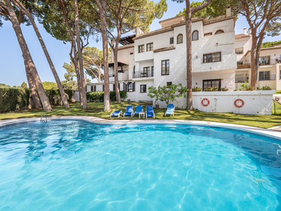 Venta de casa con piscina en Nueva Andalucía (Marbella (Municipio))