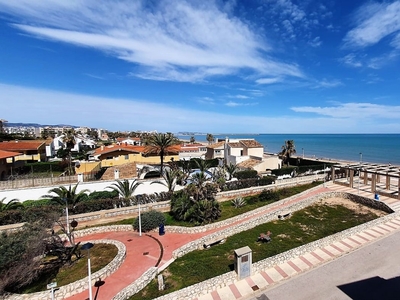 Venta de casa con piscina y terraza en Daimús, Playa Daimus