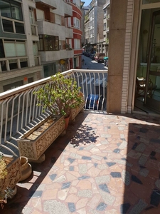 Venta de piso en Centro - Ourense de 4 habitaciones con terraza y garaje