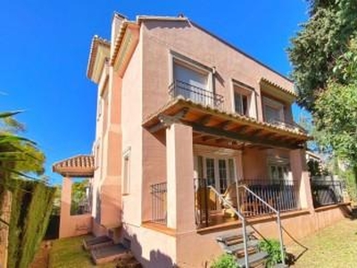 Chalet en venta en Huerta Belón-Calvario, Marbella