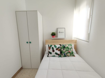 Habitaciones en C/ calle maría manuela, Granada Capital por 240€ al mes