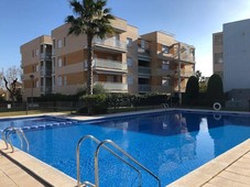 Venta Piso El Vendrell. Piso de cuatro habitaciones en Carrer Abat Bassa. Buen estado con terraza