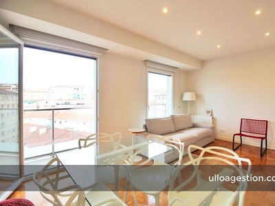 Alquiler de piso en avenida Zaragoza de 2 habitaciones con terraza y muebles