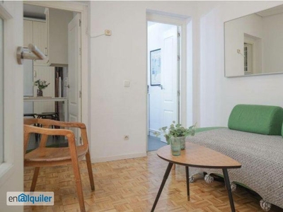 Apartamento de 3 dormitorios en alquiler en Malasaña, Madrid