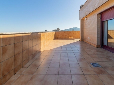 Ático en venta en Centro - Cáceres de 4 habitaciones con terraza y garaje