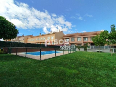 Casa adosada en venta en Calle Félix Rodríguez de la Fuente