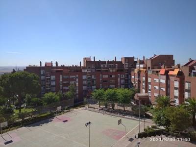 Habitaciones en C/ rotonda Santa Eufemia, Tomares por 325€ al mes