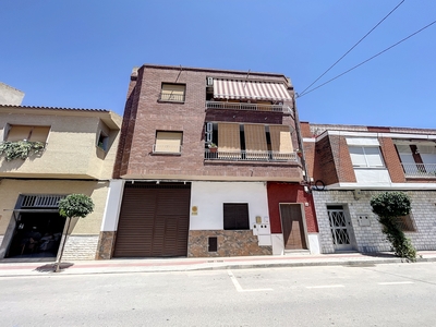 Luminoso y espacioso apartamento reformado en el centro de Dolores, Alicante. Venta Dolores