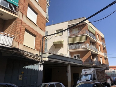 Piso en venta en Manzanares de 3 habitaciones con terraza y ascensor