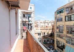 Alquiler piso de alquiler temporal de dos habitaciones en poblesec en Barcelona