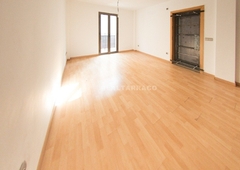 Estupendo piso en centro de Reus.