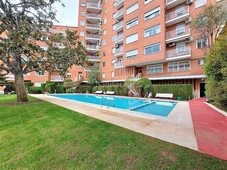 Piso fabuloso piso de 150m2 con zona comunitaria y piscina al lado de av.tibidabo en Barcelona
