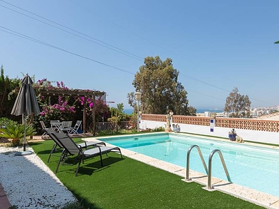Amplio apartamento con piscina, vistas y playa