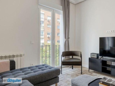 Apartamento de 3 dormitorios en alquiler en Salamanca