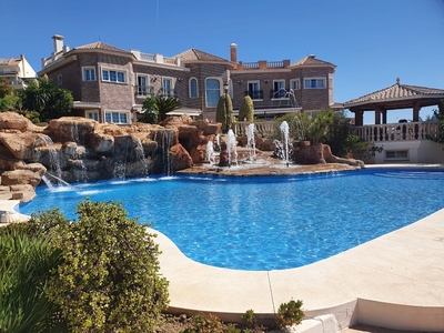 Venta de casa con piscina y terraza en Miraflores Alto (Málaga), Miraflores del Palo