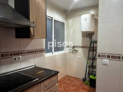 Piso en venta en Calle de Bernardo López García en Carolinas por 88.000 €