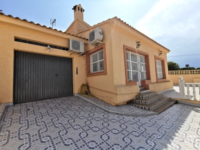 Casa 3 habitaciones de 123 m² en Torrevieja (03186)