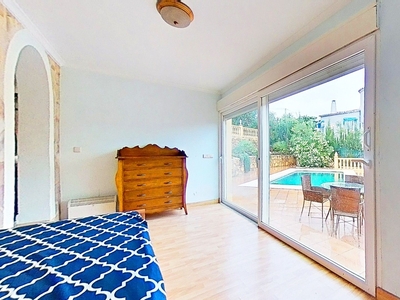 Casa 3 habitaciones de 200 m² en La Nucia (03530)