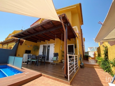 Casa 4 habitaciones de 217 m² en Benicasim (12560)