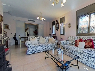 Casa 4 habitaciones de 217 m² en La Masia Blanca (43880)