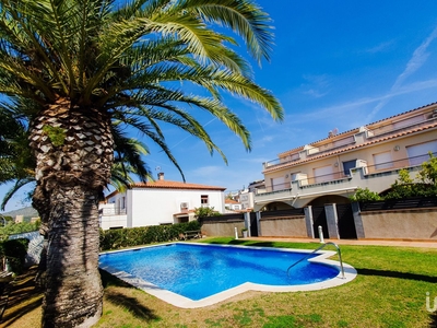 Casa 6 habitaciones de 265 m² en Sant Pere de Ribes (08810)