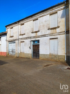 Casa 6 habitaciones de 480 m² en Sardonedo (24393)