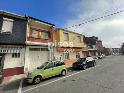 Casa adosada en venta en Plaza Constitucion