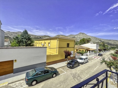 Casa de pueblo 4 habitaciones de 189 m² en La Vall D' Ebo (03789)