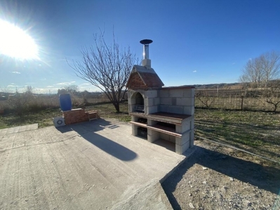 Casa rústica con terreno en venta en Chinchón.