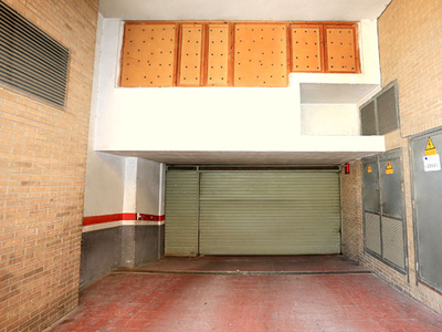 Garaje en venta en calle Peru 9-11 Y Cl.genova 8,10,12, Badalona, Barcelona