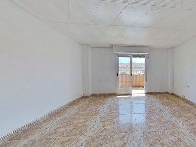 Piso 3 habitaciones de 76 m² en El Campello (03560)