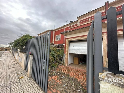 Venta Casa adosada Ocaña. Buen estado con balcón 157 m²