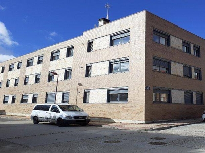 Venta Piso Íscar. Piso de cuatro habitaciones en Calle La Pasion. Cuarta planta